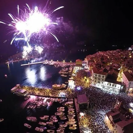 In With Balcony, Air Conditioning, Wifi, Dishwasher Apartment Rovinj