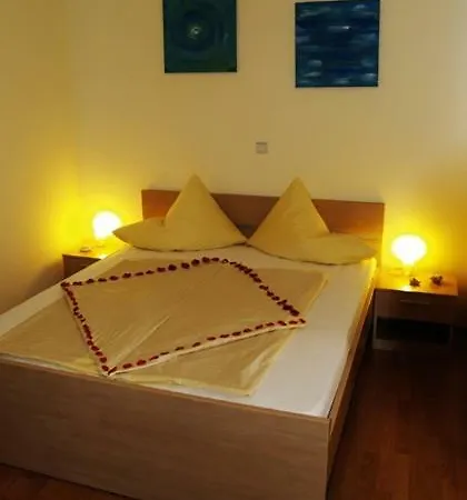 Apartment In With Balcony, Air Conditioning, Wifi, Dishwasher