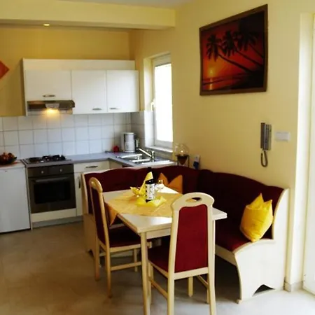 In With Balcony, Air Conditioning, Wifi, Dishwasher Lägenhet Rovinj