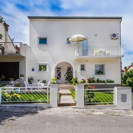 In With Balcony, Air Conditioning, Wifi, Dishwasher * Ρόβινι